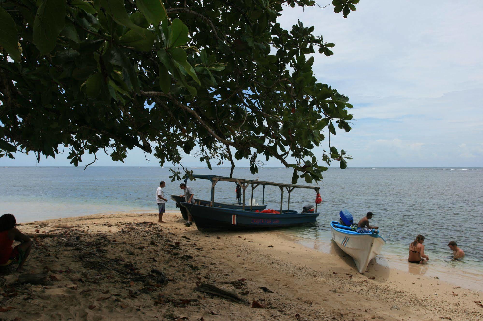 Hotel La Diosa Cahuita Exterior photo